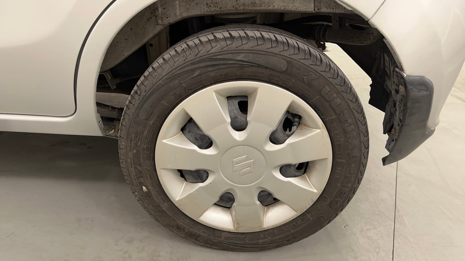 Used 2015 Maruti Suzuki Alto K10 VXi Petrol Manual tyres LEFT REAR TYRE RIM VIEW