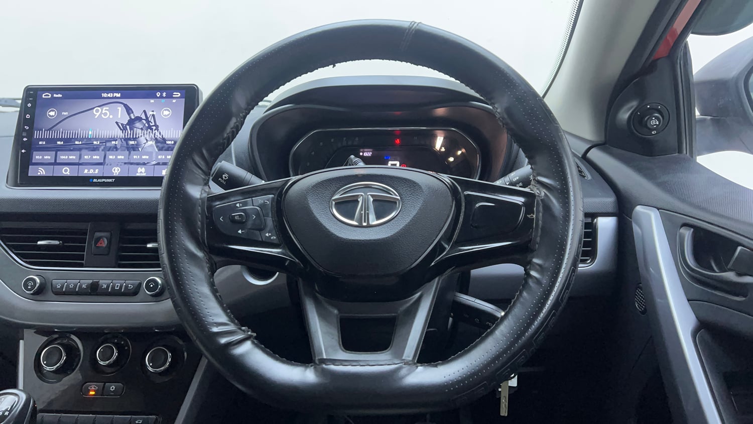 Used 2022 Tata Nexon XM (S) Diesel Diesel Manual interior STEERING VIEW