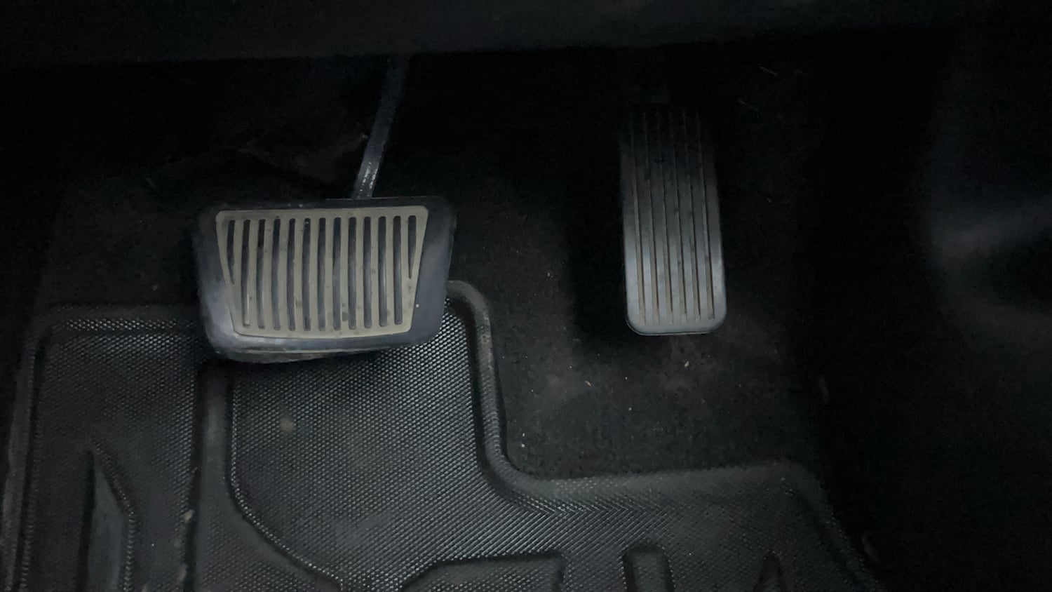 Used 2022 Hyundai Alcazar Signature (O) 6 STR 1.5 Diesel AT Diesel Automatic interior PEDALS VIEW