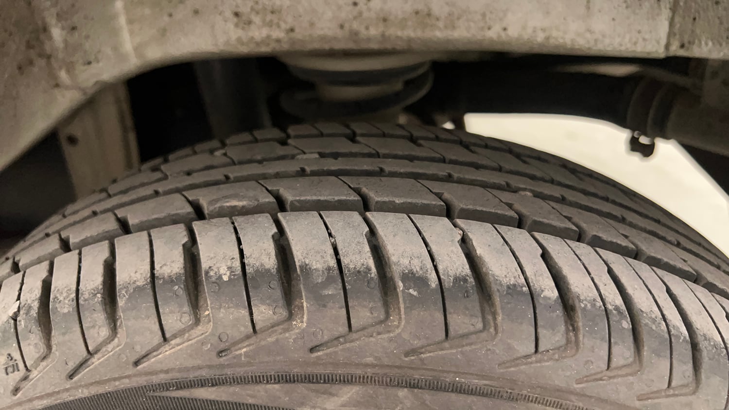 Used 2015 Maruti Suzuki Alto K10 VXi Petrol Manual tyres LEFT REAR TYRE TREAD VIEW