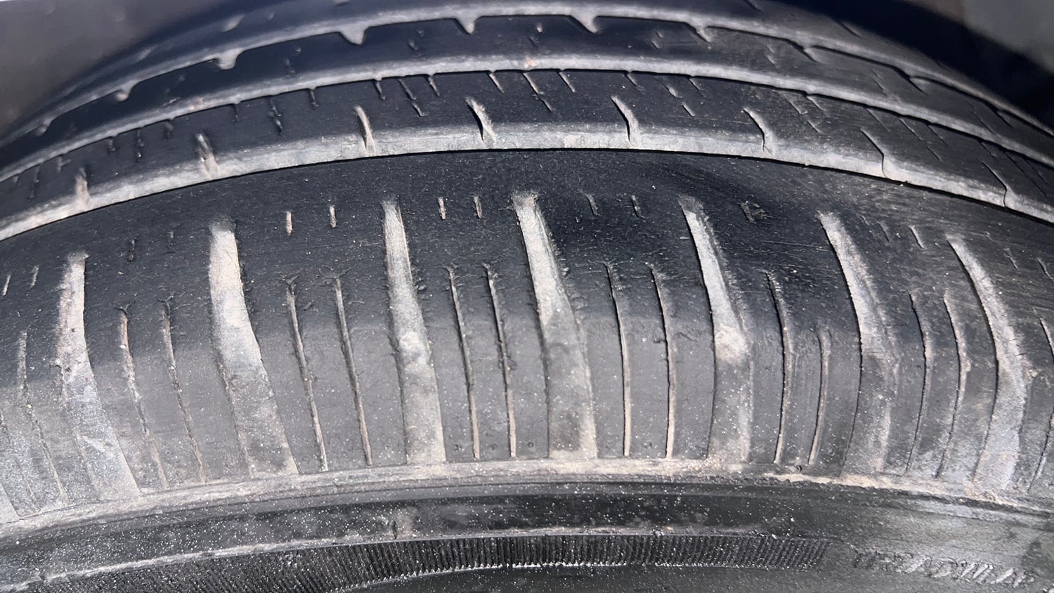 Used 2017 Hyundai Grand i10 Sportz 1.2 Kappa VTVT Petrol Manual tyres RIGHT FRONT TYRE TREAD VIEW