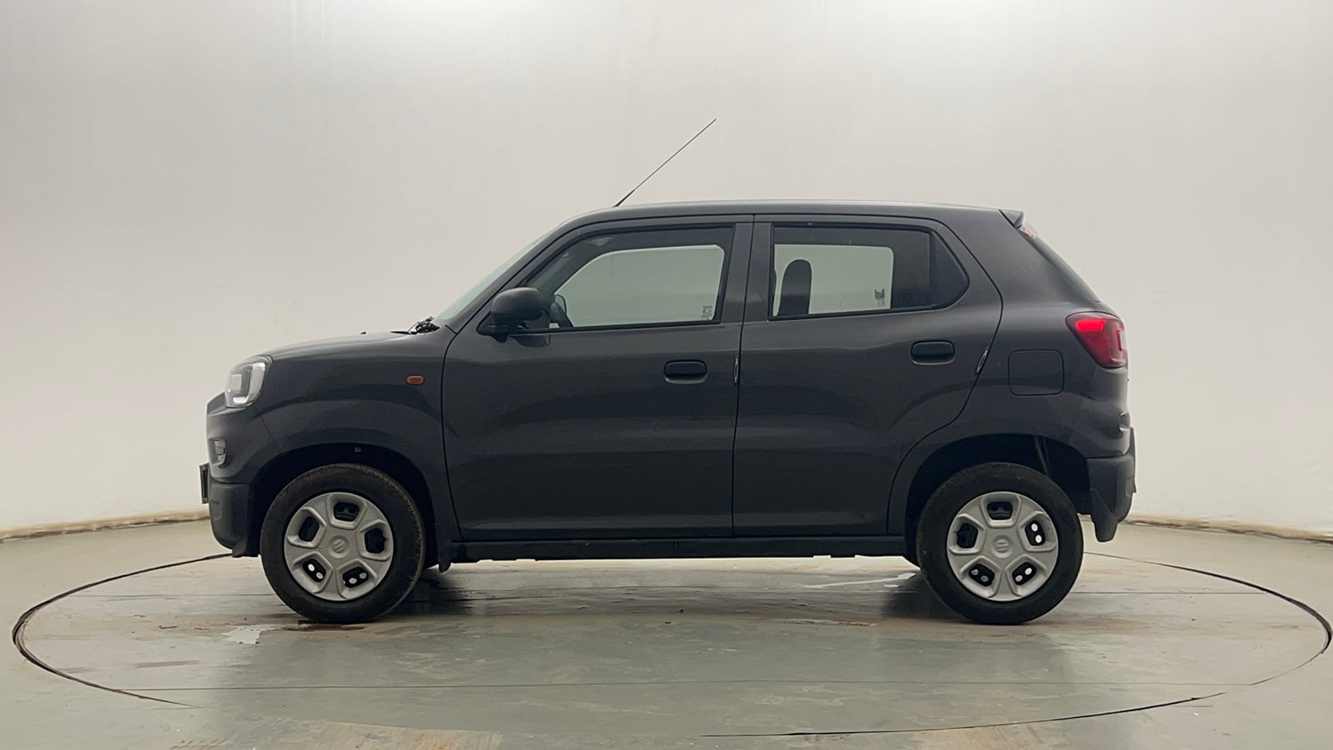 Used 2022 Maruti Suzuki S-Presso VXi (O) Petrol Manual exterior LEFT SIDE VIEW