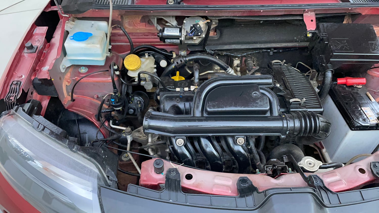 Used 2024 Renault Kwid RXL(O) 1.0 Petrol Manual engine ENGINE RIGHT SIDE VIEW