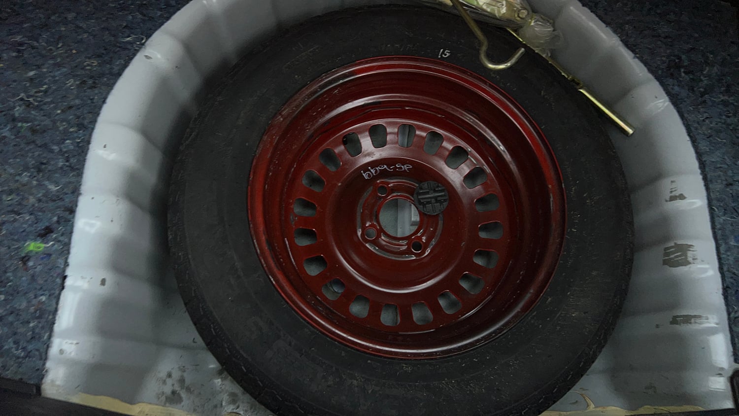 Used 2023 Nissan Magnite XE Petrol Manual tyres SPARE TYRE VIEW
