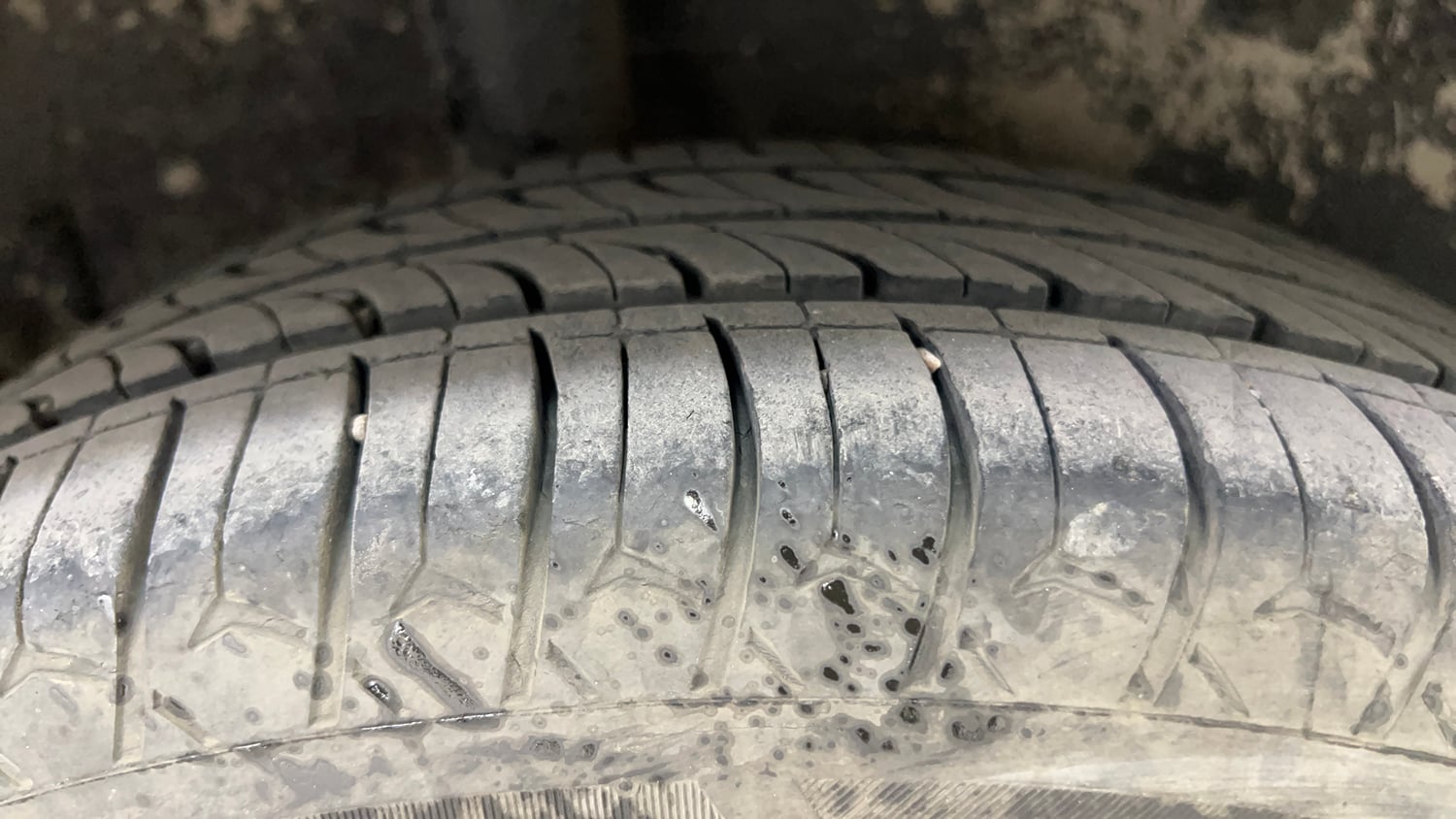 Used 2015 Maruti Suzuki Celerio VXi AMT Petrol Automatic tyres RIGHT REAR TYRE TREAD VIEW