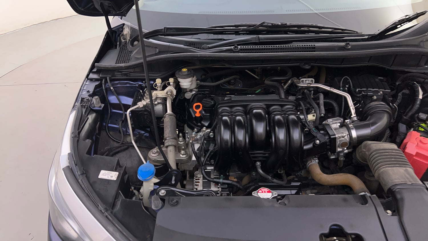 Used 2023 Honda City V Petrol MT Petrol Manual engine ENGINE RIGHT SIDE HINGE & APRON VIEW