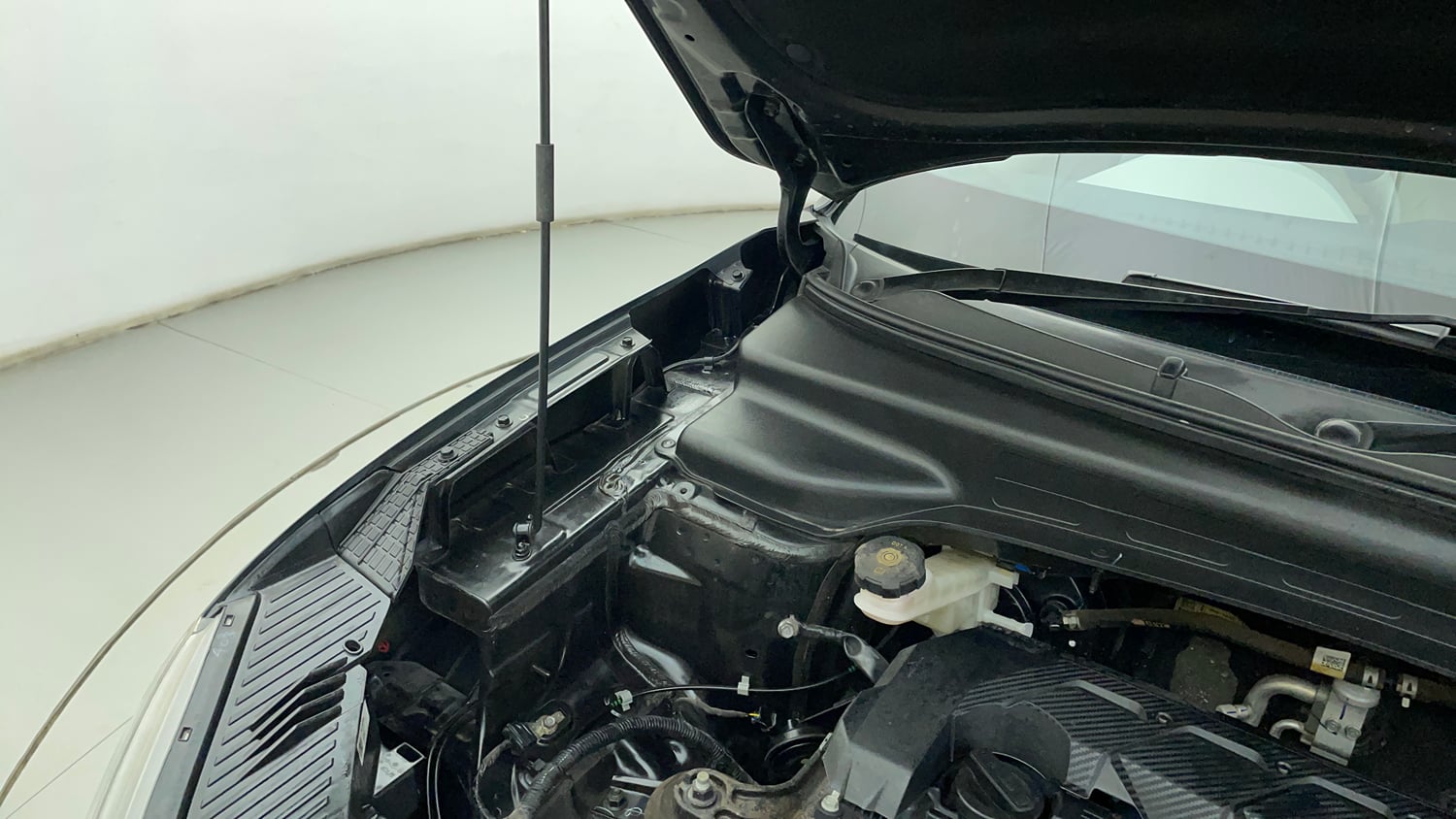 Used 2023 Hyundai Creta SX 1.5 Petrol IVT Petrol Automatic engine ENGINE RIGHT SIDE HINGE & APRON VIEW