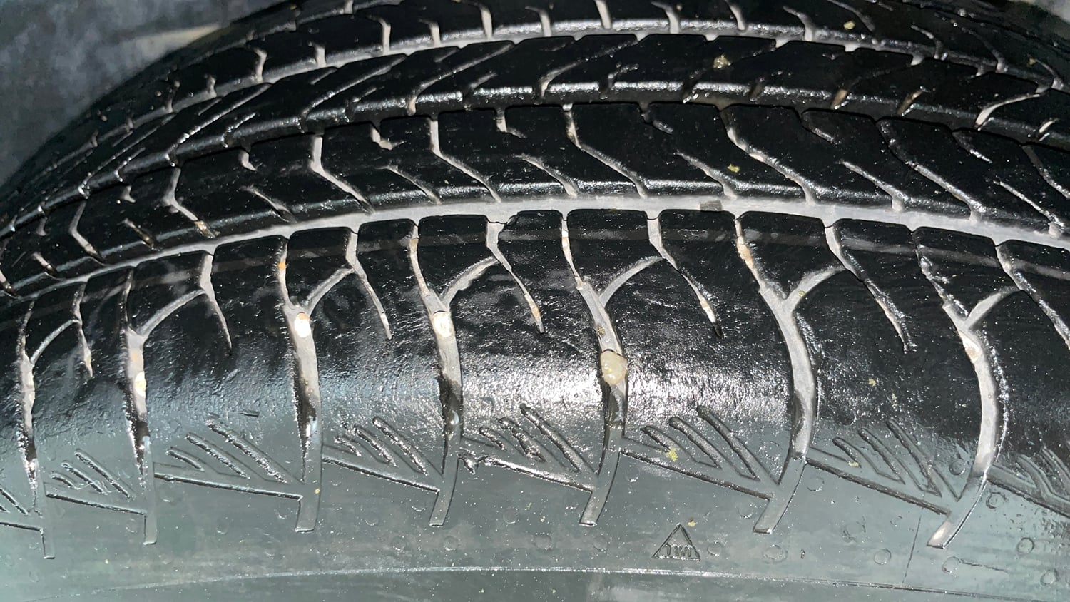 Used 2024 Maruti Suzuki Grand Vitara Zeta Plus Intelligent Hybrid eCVT Hybrid Automatic tyres LEFT REAR TYRE TREAD VIEW
