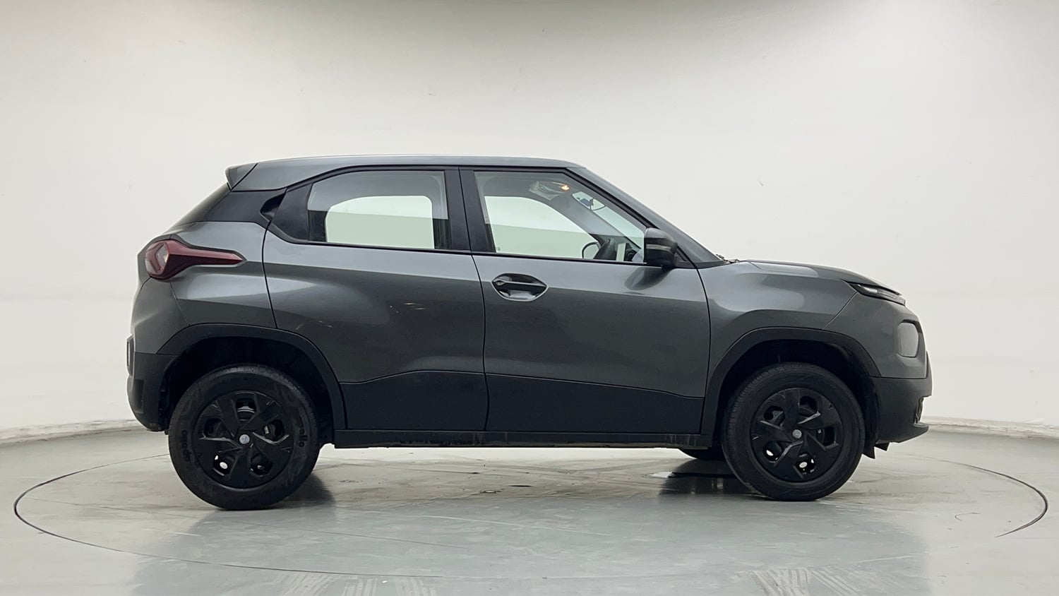 Used 2023 Tata Punch Pure MT Petrol Manual exterior RIGHT SIDE VIEW