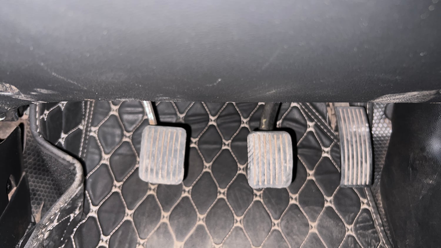 Used 2017 Hyundai Grand i10 Sportz 1.2 Kappa VTVT Petrol Manual interior PEDALS VIEW