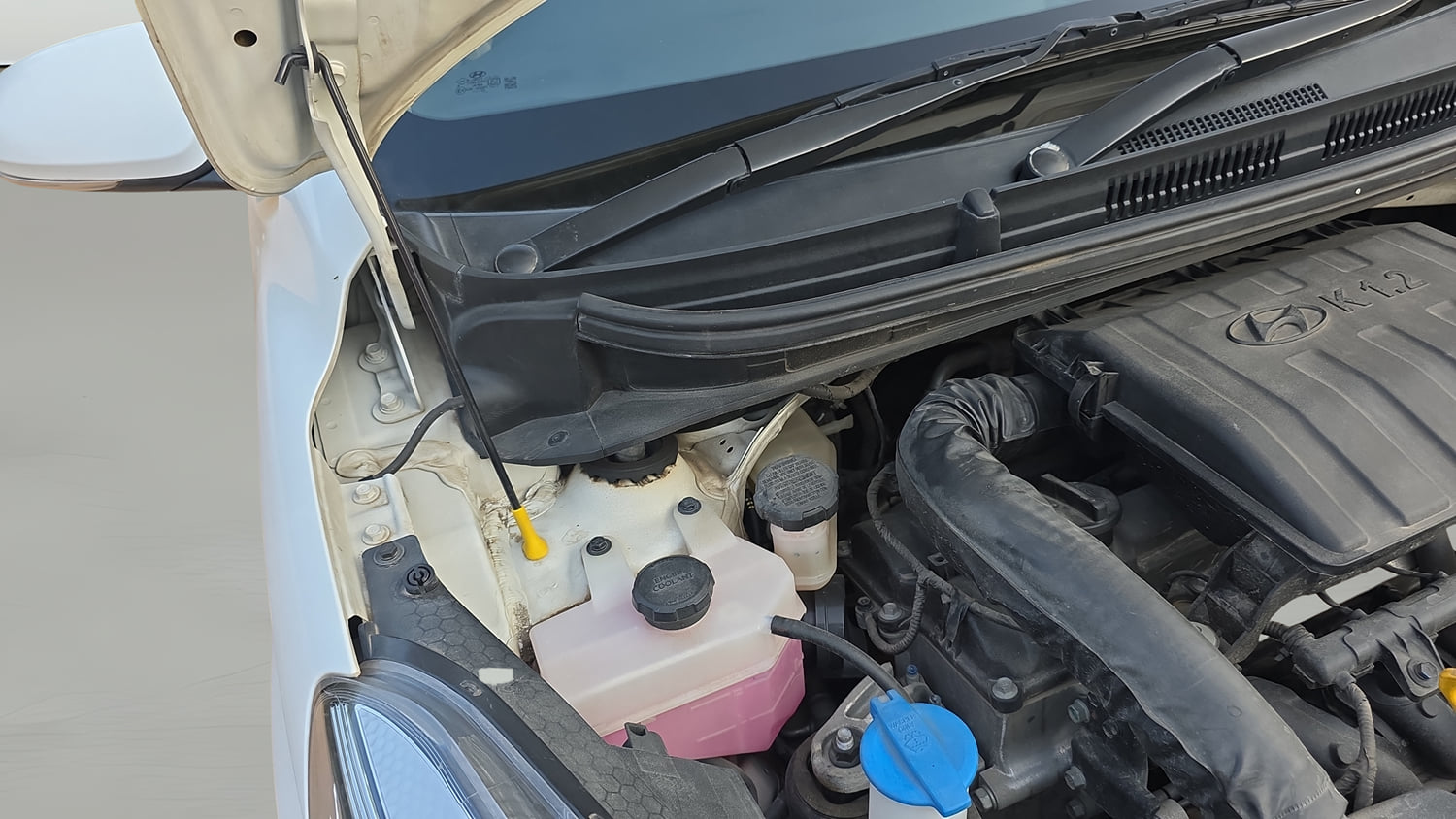Used 2023 Hyundai Grand i10 Nios Sportz AMT 1.2 Kappa VTVT Petrol Automatic engine ENGINE RIGHT SIDE HINGE & APRON VIEW
