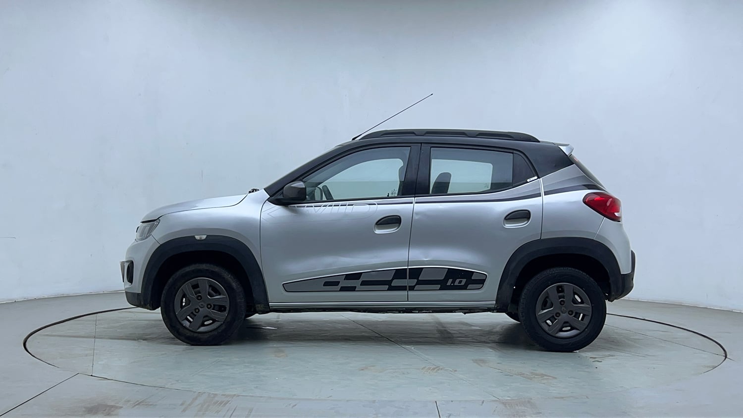Used 2016 Renault Kwid 1.0 RXT Petrol Manual exterior LEFT SIDE VIEW