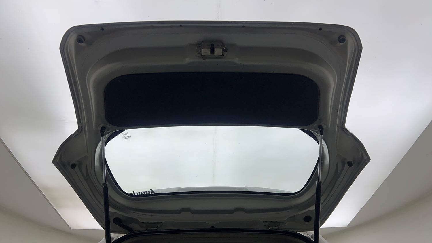 Used 2015 Maruti Suzuki Wagon R LXI Petrol Manual interior DICKY DOOR OPEN VIEW