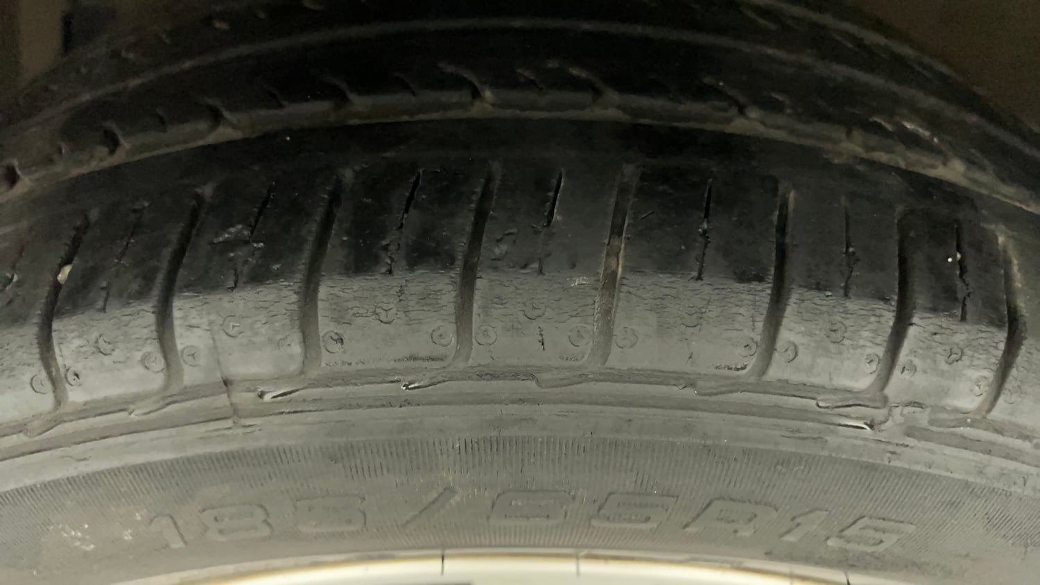 Used 2022 Maruti Suzuki Ciaz Zeta 1.5 Petrol Manual tyres LEFT FRONT TYRE TREAD VIEW