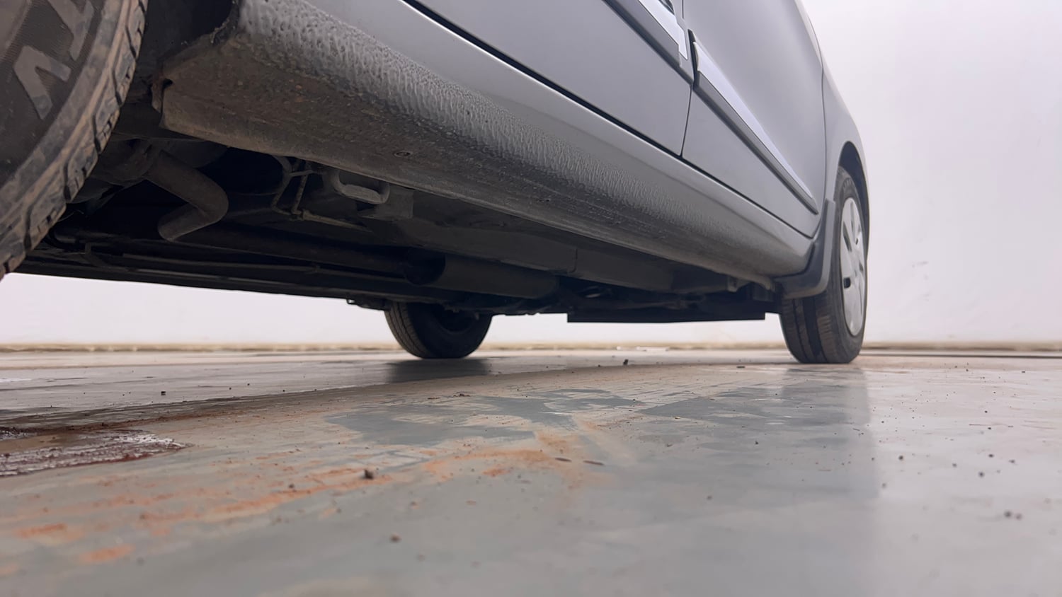 Used 2019 Maruti Suzuki Celerio ZXi (O) AMT Petrol Automatic extra REAR RIGHT UNDERBODY VIEW