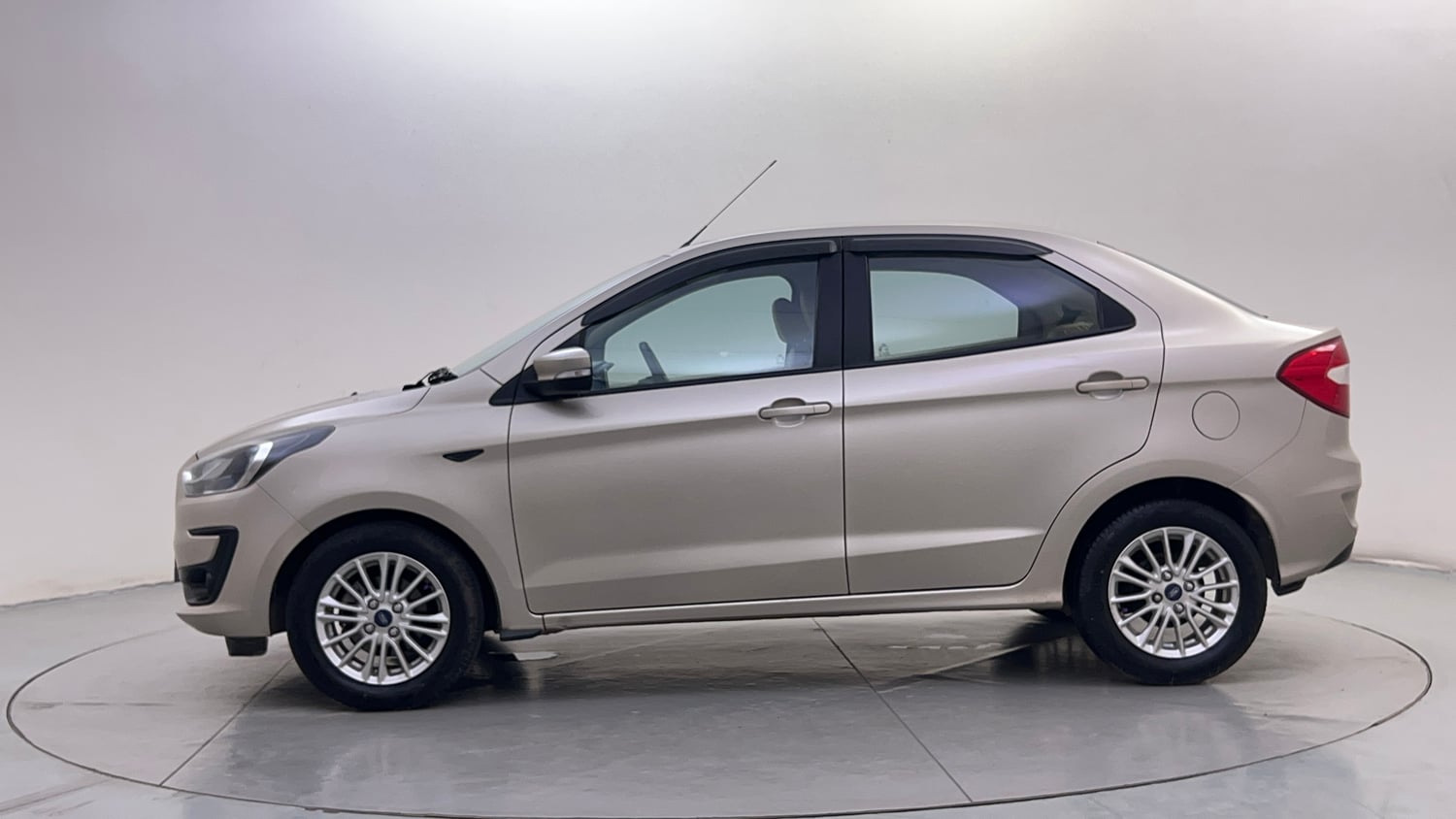 Used 2020 Ford Figo Aspire Titanium1.5 TDCi Diesel Manual exterior LEFT SIDE VIEW