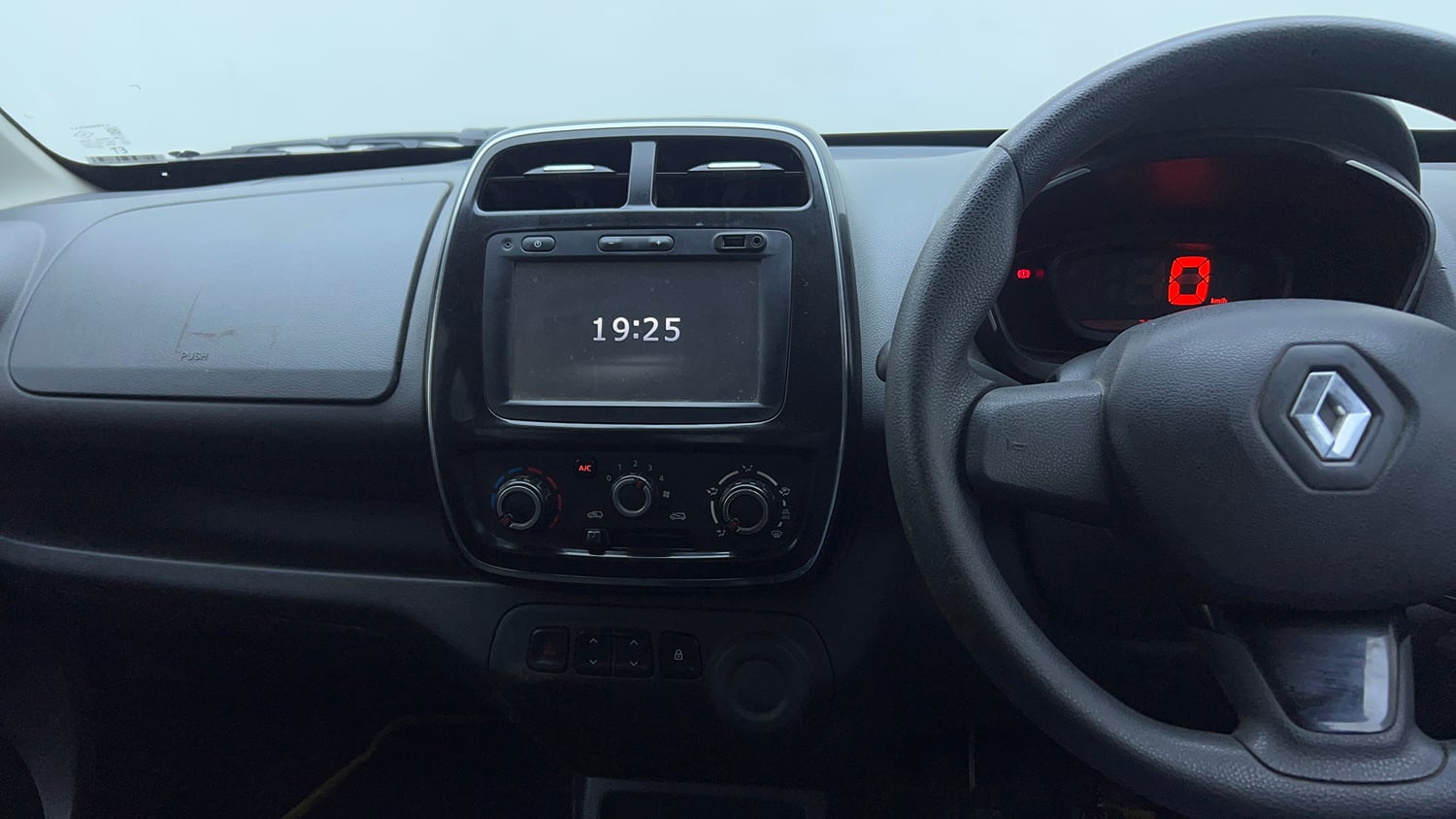 Used 2016 Renault Kwid 1.0 RXT Petrol Manual top_features Integrated (in-dash) music system