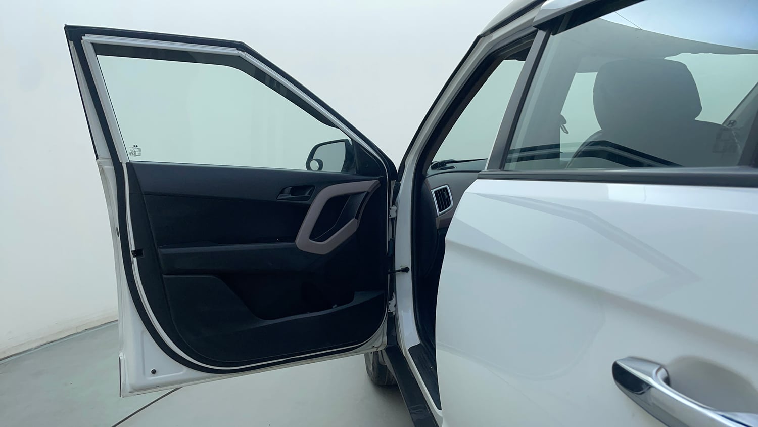 Used 2018 Hyundai Creta E Plus 1.6 Petrol Petrol Manual interior LEFT FRONT DOOR OPEN VIEW