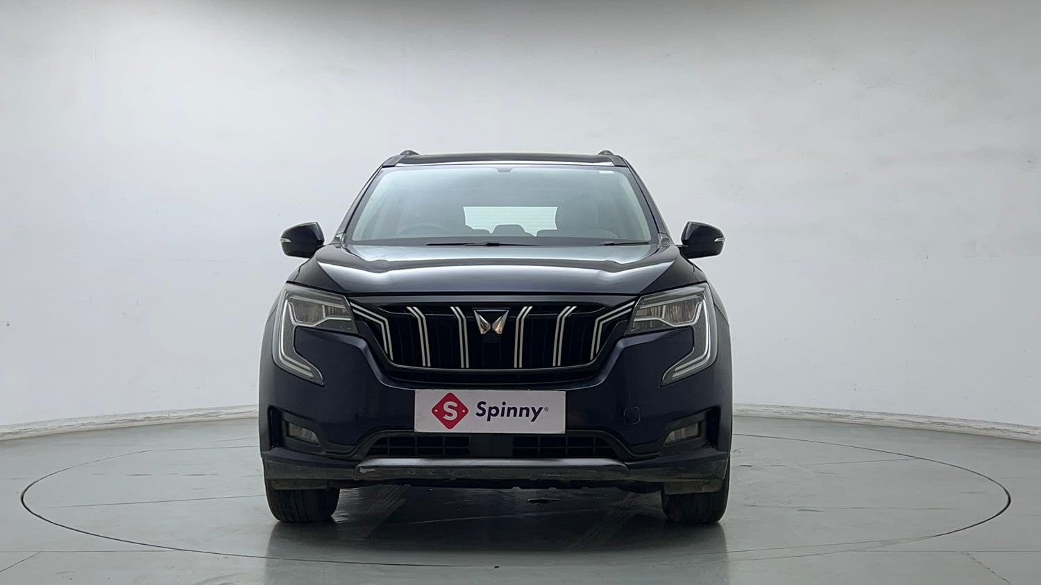 Used 2022 Mahindra XUV700 AX 5 Petrol MT 7 STR Petrol Manual exterior FRONT VIEW
