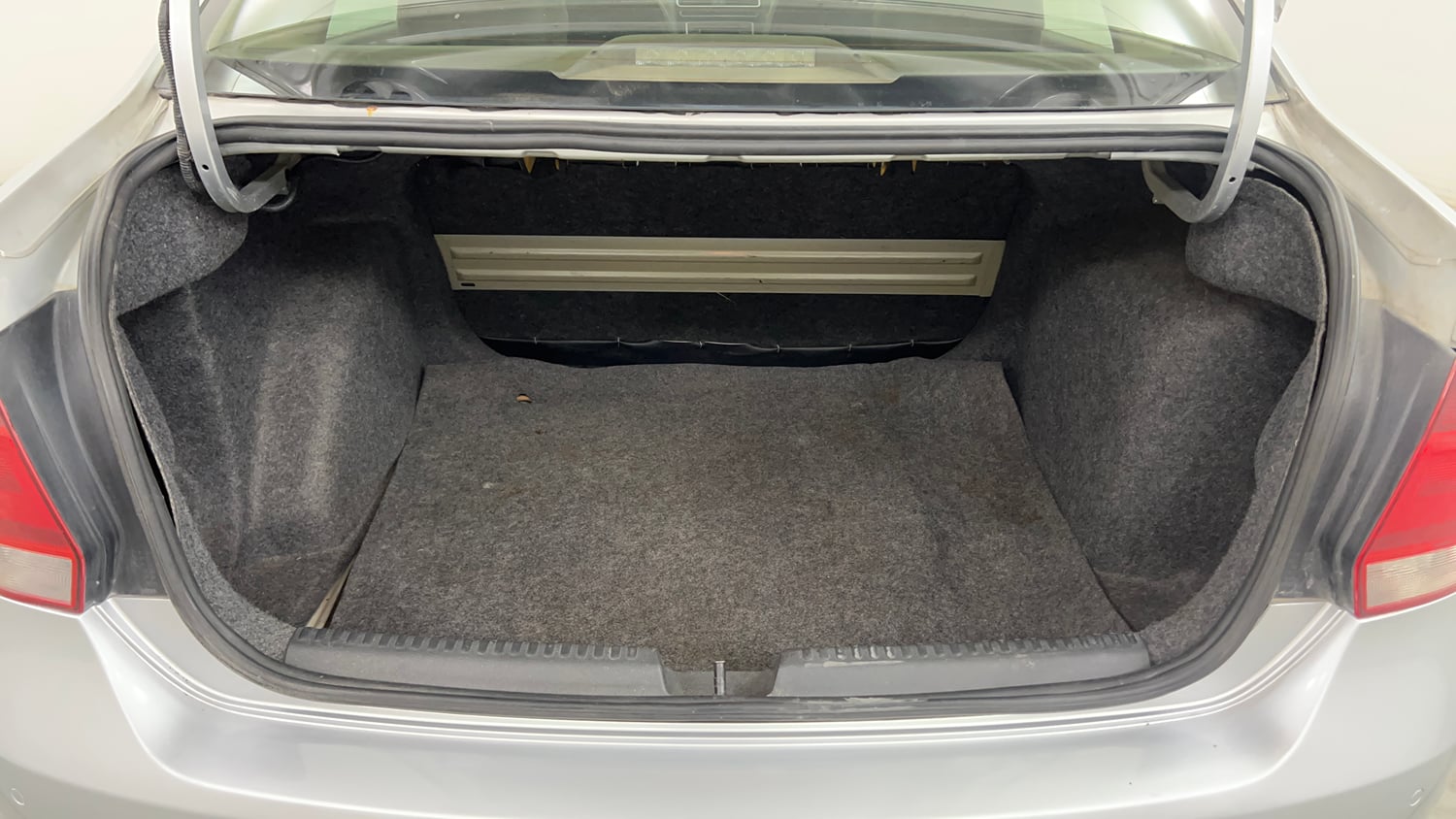 Used 2014 Volkswagen Vento Highline Diesel Diesel Manual interior DICKY INSIDE VIEW