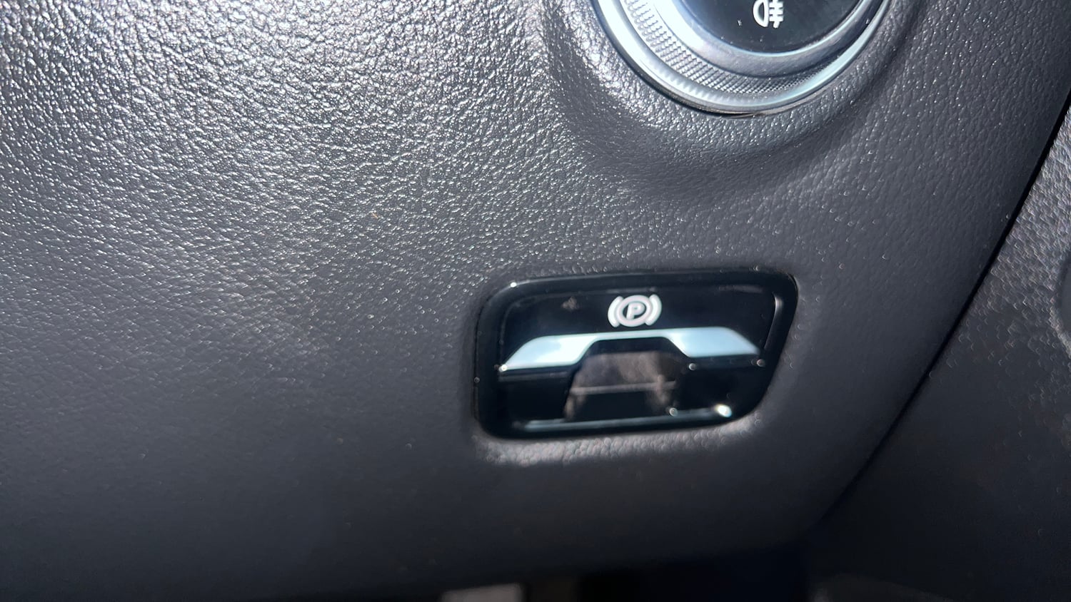 Used 2022 Mercedes-Benz C-Class C 200 Petrol Automatic top_features Electronic parking brake