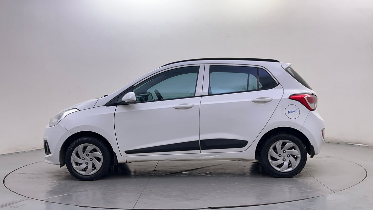 Used 2017 Hyundai Grand i10 Sportz 1.2 Kappa VTVT Petrol Manual exterior LEFT SIDE VIEW