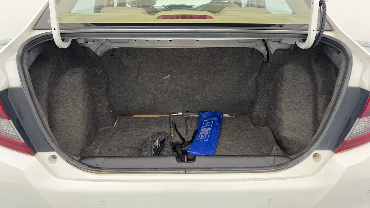 Used 2023 Honda Amaze VX 1.2 Petrol MT Petrol Manual interior DICKY INSIDE VIEW
