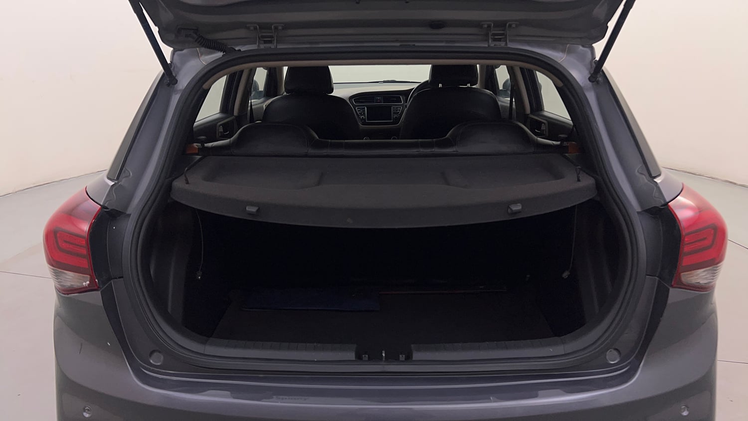 Used 2018 Hyundai Elite i20 Asta 1.2 Petrol Manual interior DICKY INSIDE VIEW