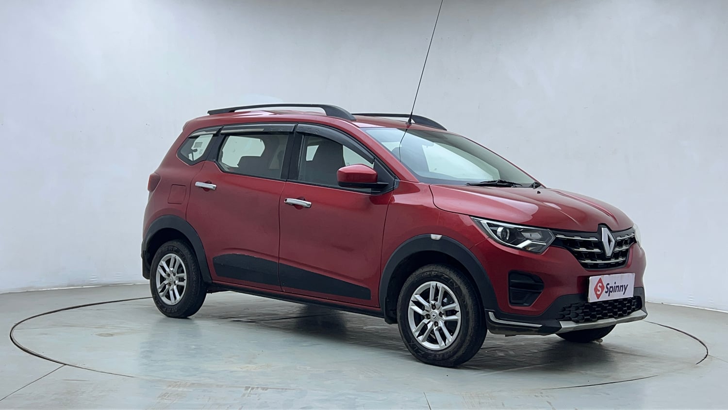 Used 2020 Renault Triber RXT Petrol Manual exterior RIGHT FRONT CORNER VIEW
