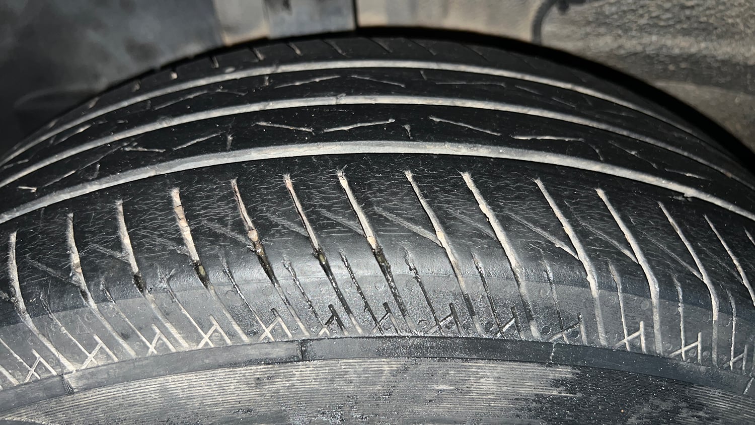 Used 2023 Tata Punch Adventure Rhythm iCNG Cng Manual tyres RIGHT REAR TYRE TREAD VIEW