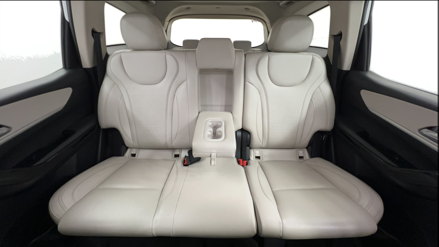 Used 2022 Mahindra XUV700 AX 7 Petrol AT 7 STR Petrol Automatic interior REAR SEAT CONDITION VIEW