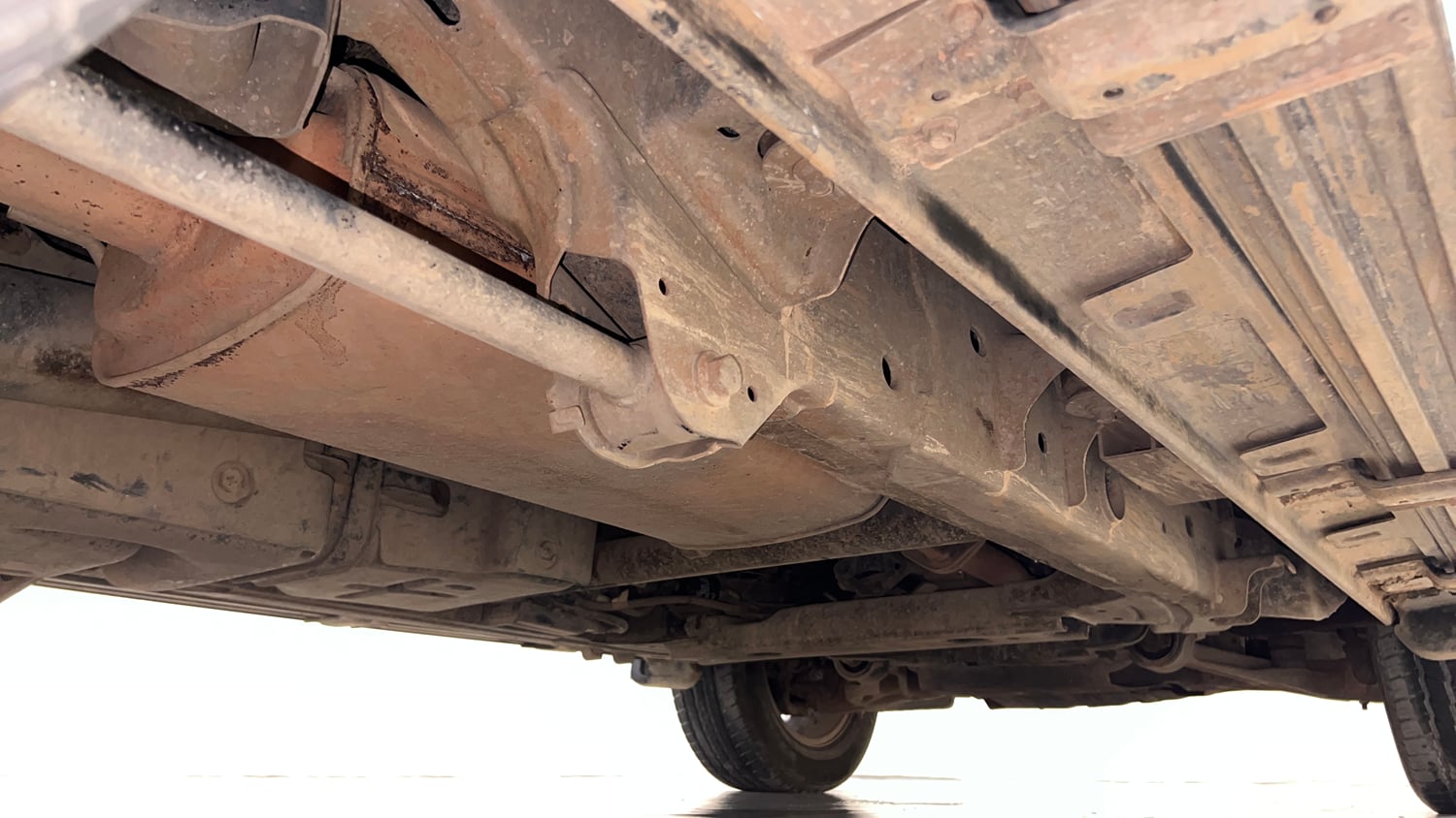 Used 2022 Mahindra Scorpio N Z8 L Petrol AT 7 STR Petrol Automatic extra REAR RIGHT UNDERBODY VIEW