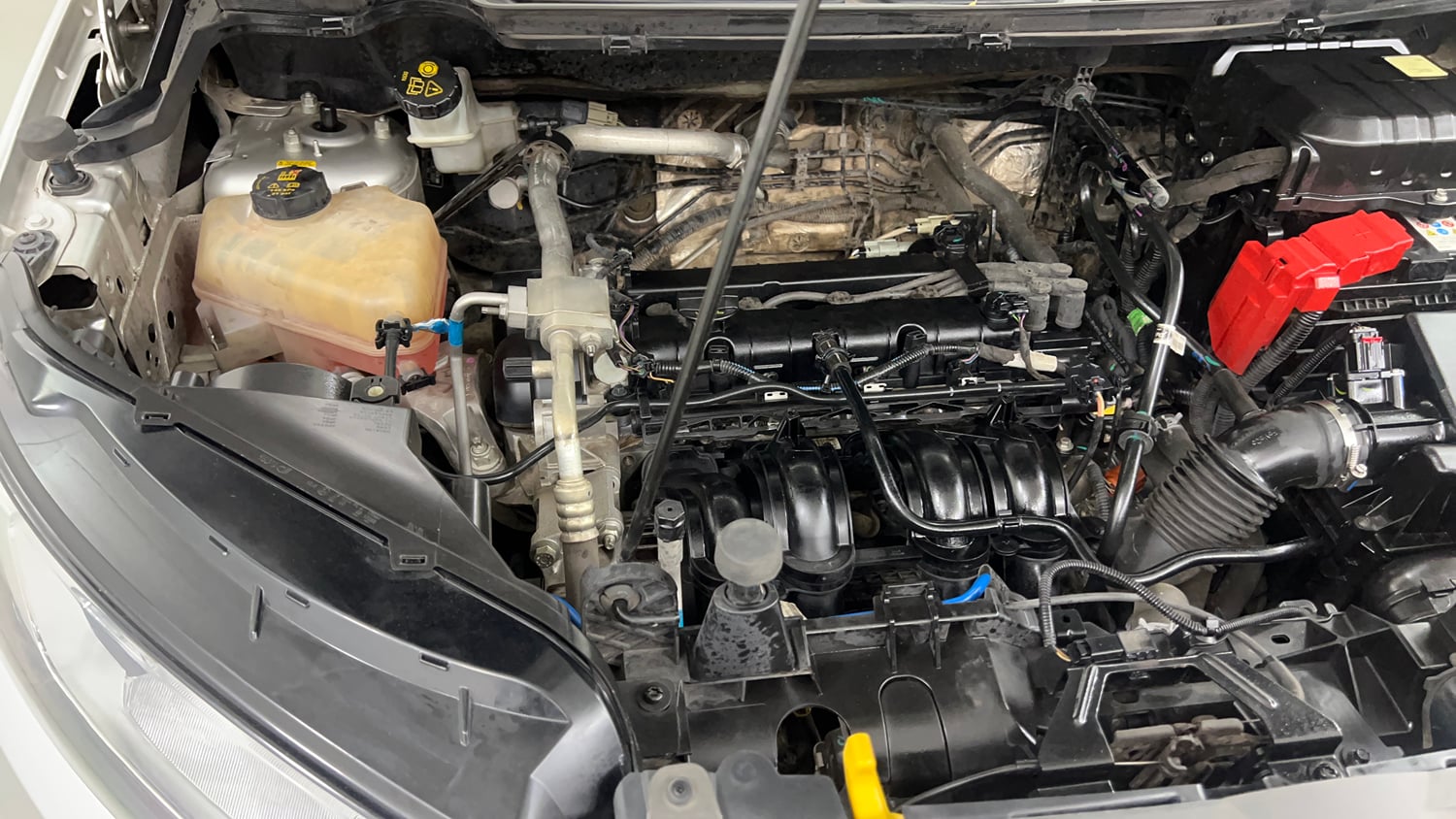 Used 2017 Ford EcoSport Titanium 1.5L Ti-VCT AT Petrol Automatic engine ENGINE RIGHT SIDE VIEW