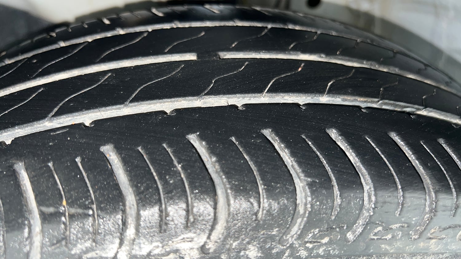 Used 2023 Honda Amaze VX 1.2 Petrol MT Petrol Manual tyres LEFT FRONT TYRE TREAD VIEW
