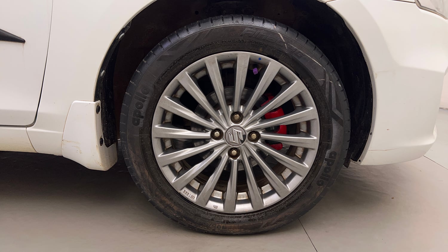 Used 2016 Maruti Suzuki Ciaz ZXI+ Petrol Manual tyres RIGHT FRONT TYRE RIM VIEW