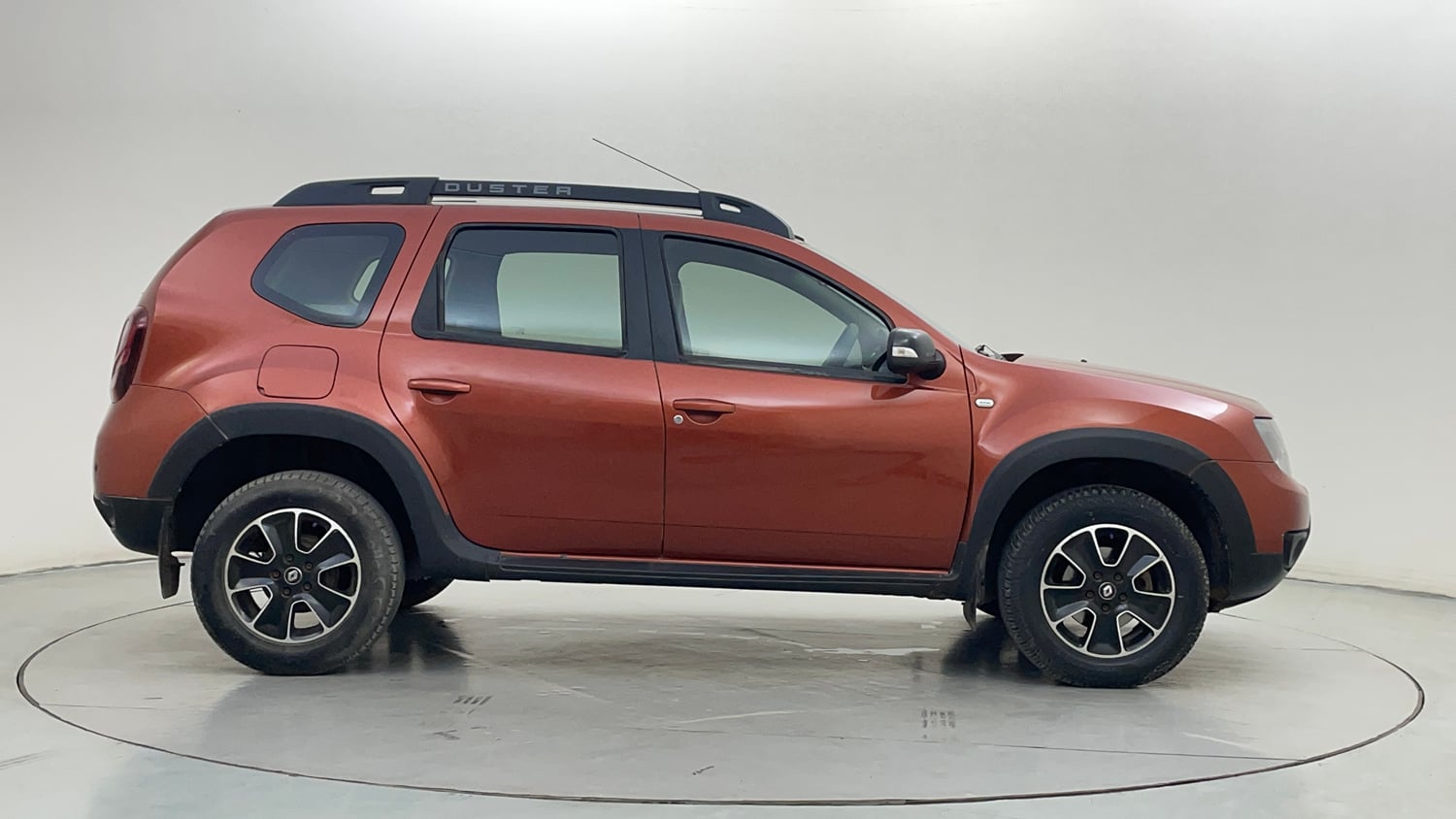 Used 2016 Renault Duster 85 PS RXS 4X2 MT Diesel Diesel Manual exterior RIGHT SIDE VIEW