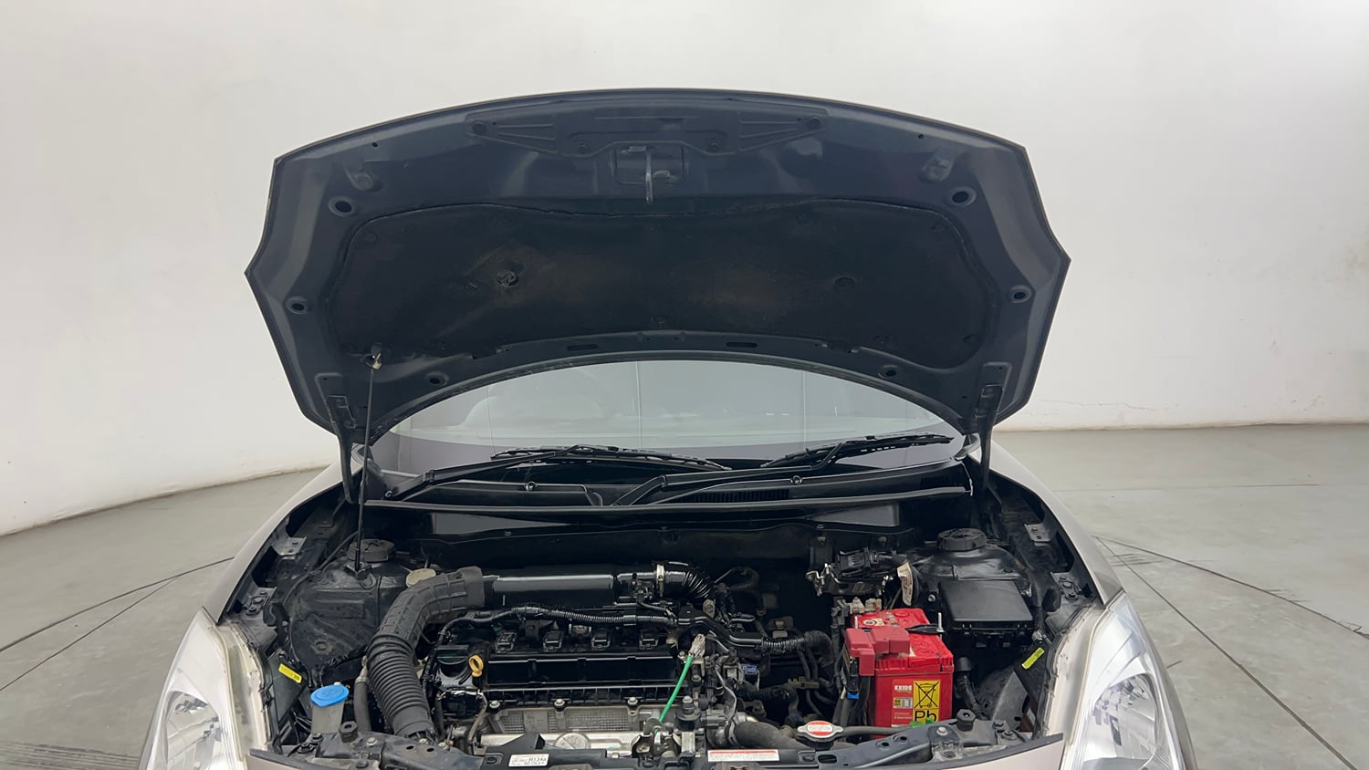 Used 2022 Maruti Suzuki Swift ZXi Petrol Manual engine ENGINE & BONNET OPEN FRONT VIEW