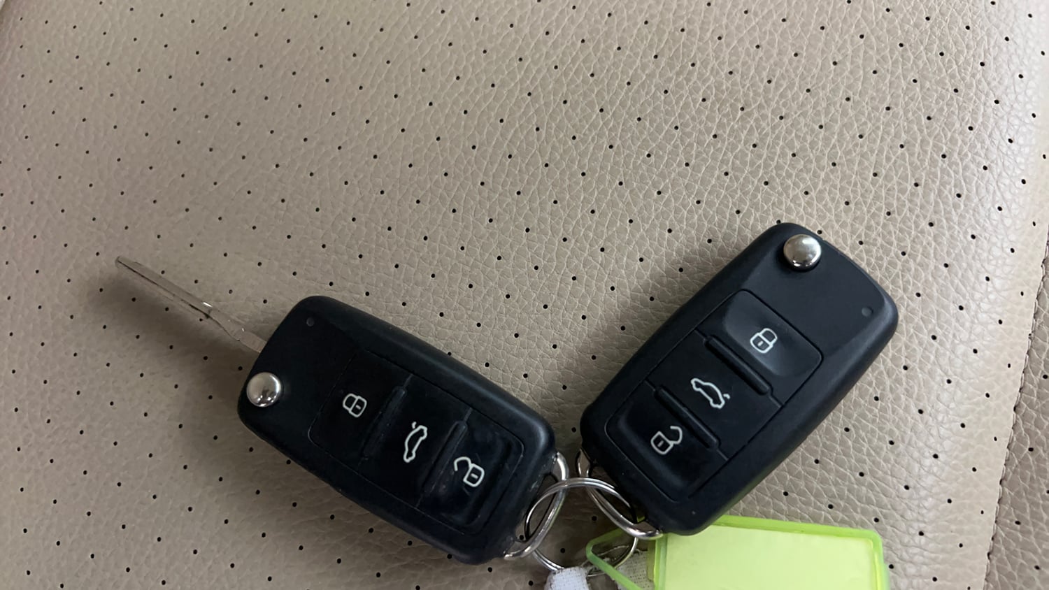Used 2022 Volkswagen Vento Highline 1.0L TSI Petrol Manual extra CAR KEY VIEW