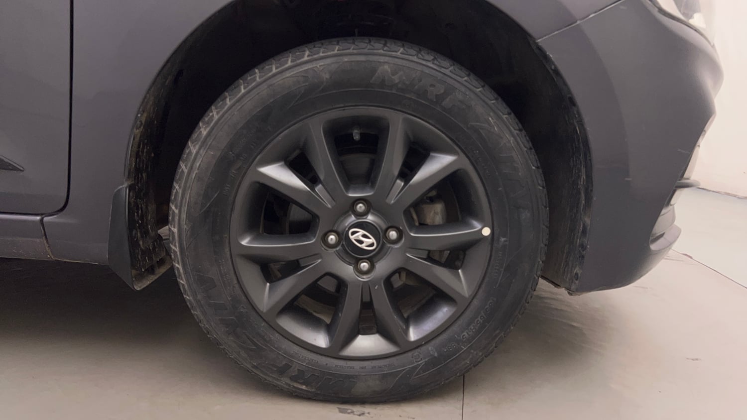 Used 2018 Hyundai Elite i20 Asta 1.2 Petrol Manual tyres RIGHT FRONT TYRE RIM VIEW