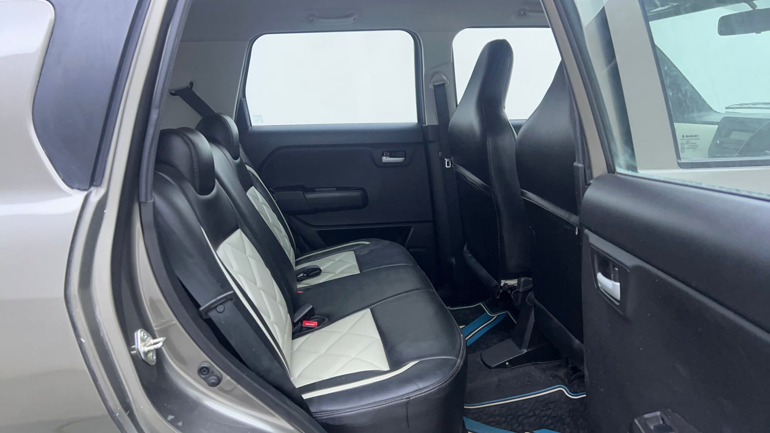Used 2021 Maruti Suzuki Wagon R 1.0 VXi 1.0 Petrol Manual interior RIGHT SIDE REAR DOOR CABIN VIEW