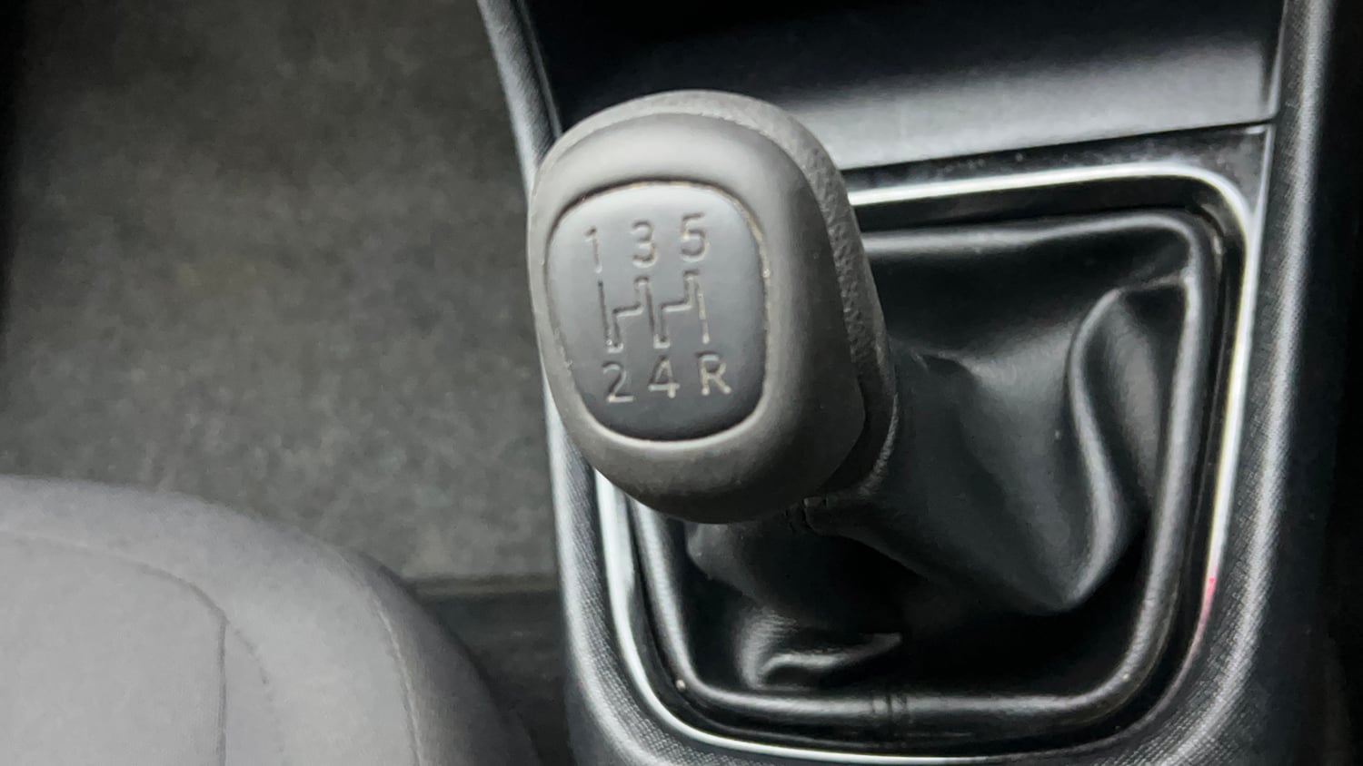 Used 2023 Tata Punch Pure MT Petrol Manual interior GEAR  KNOB VIEW