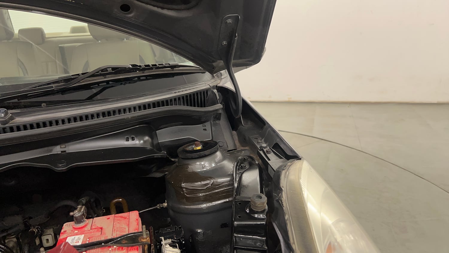 Used 2013 Maruti Suzuki Swift Dzire ZXI Petrol Manual engine ENGINE LEFT SIDE HINGE & APRON VIEW