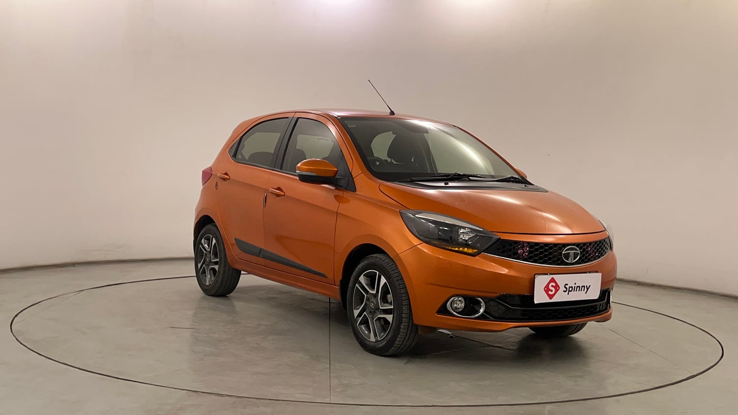 Used 2019 Tata Tiago Revotron XZA Plus Petrol Automatic exterior RIGHT FRONT CORNER VIEW
