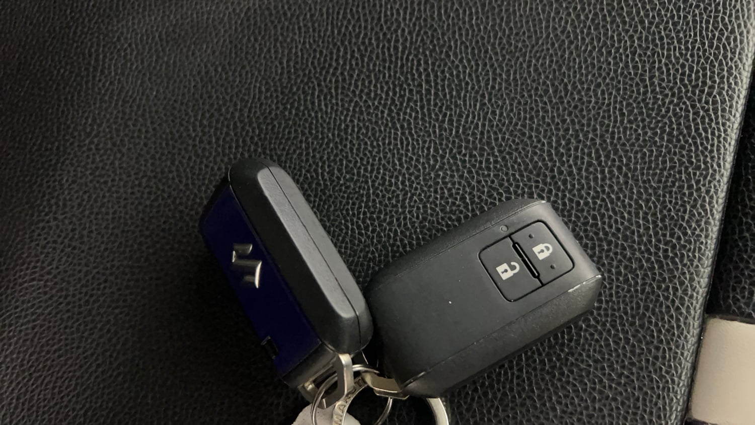Used 2022 Maruti Suzuki Swift ZXi Petrol Manual extra CAR KEY VIEW