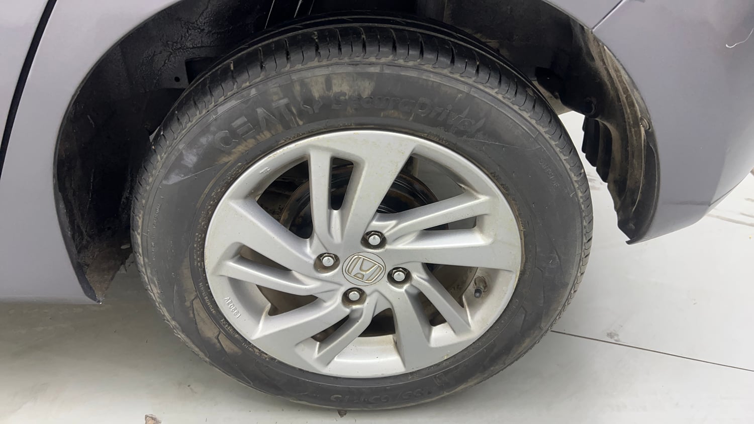 Used 2019 Honda Jazz VX CVT Petrol Petrol Automatic tyres LEFT REAR TYRE RIM VIEW