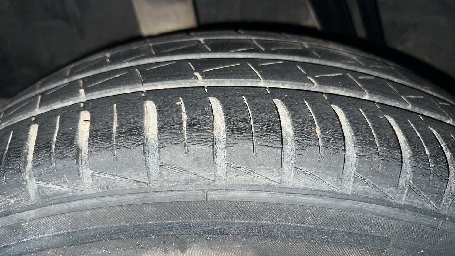 Used 2022 Renault Kwid Climber Dual Tone Petrol Manual tyres RIGHT REAR TYRE TREAD VIEW