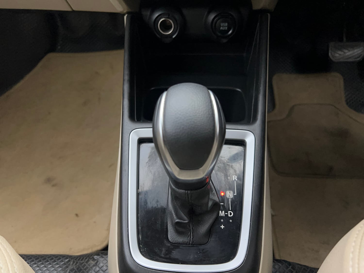 Used 2020 Maruti Suzuki Dzire VXi AMT Petrol Automatic interior GEAR  KNOB VIEW