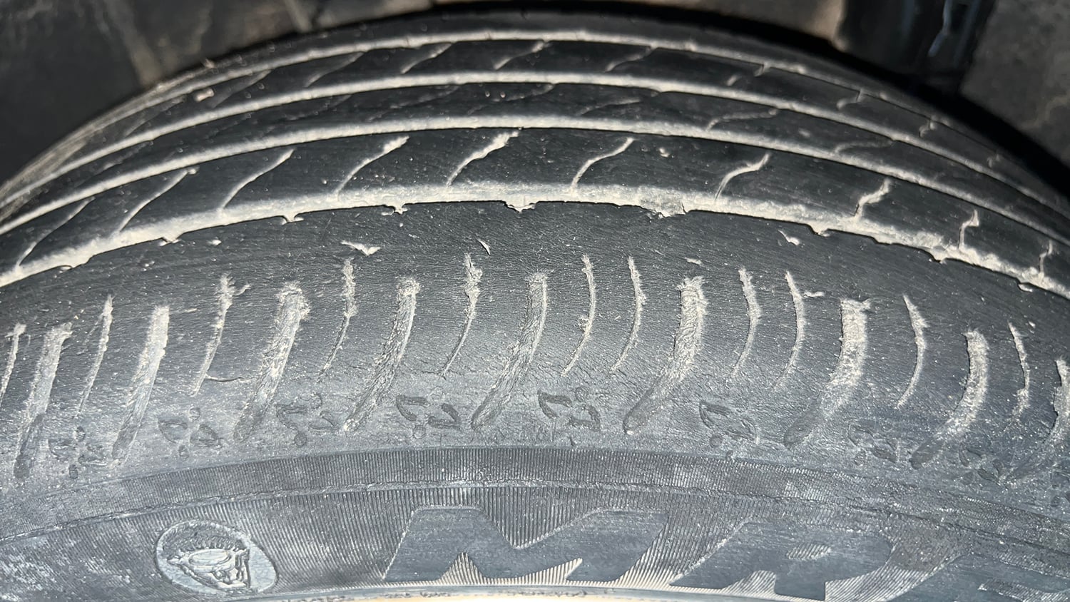 Used 2023 Nissan Magnite XE Petrol Manual tyres RIGHT REAR TYRE TREAD VIEW