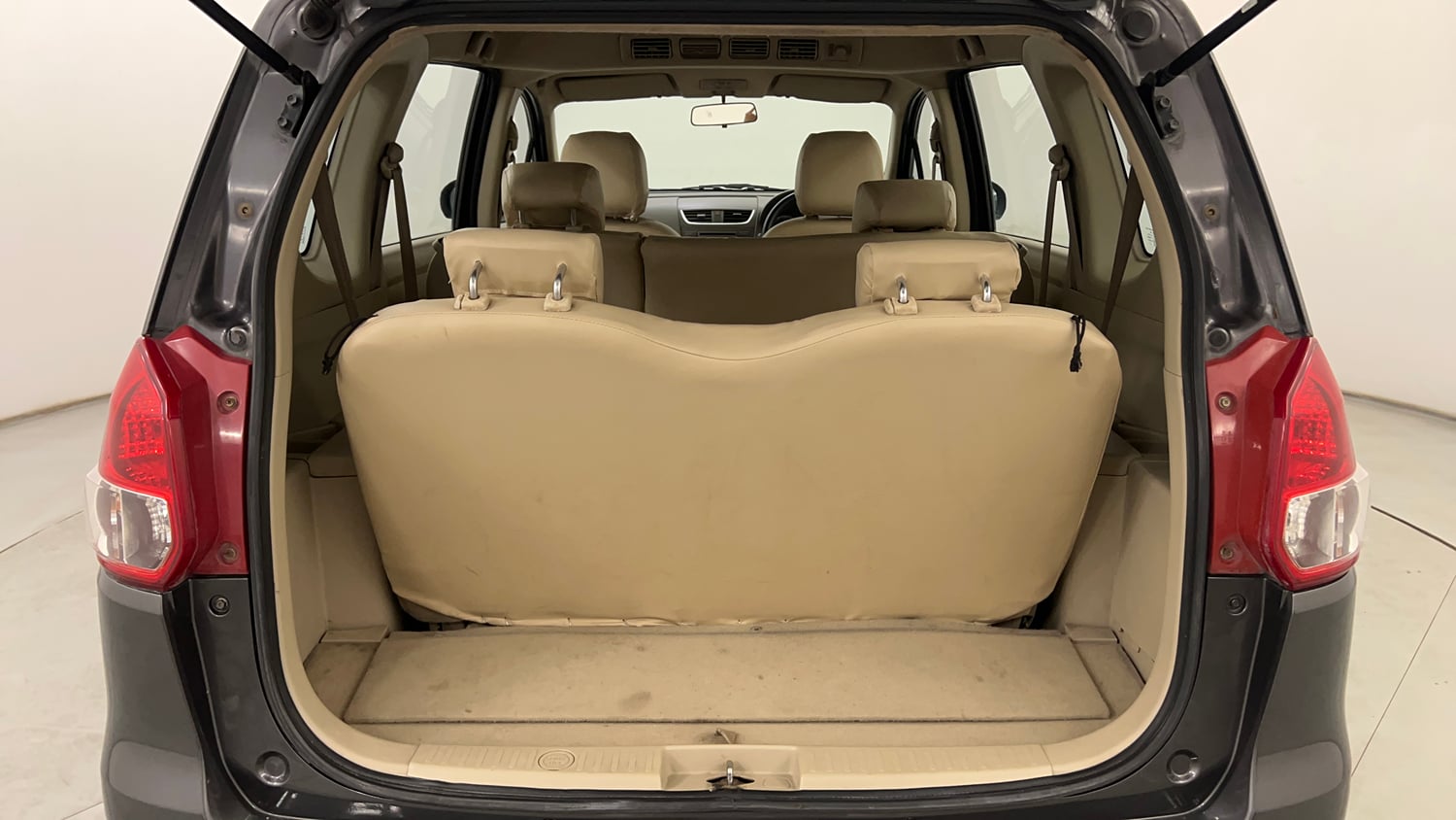 Used 2013 Maruti Suzuki Ertiga Vxi Petrol Manual interior DICKY INSIDE VIEW