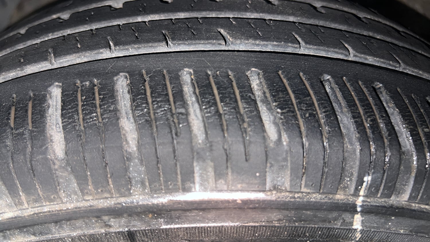 Used 2017 Hyundai Grand i10 Sportz 1.2 Kappa VTVT Petrol Manual tyres LEFT FRONT TYRE TREAD VIEW